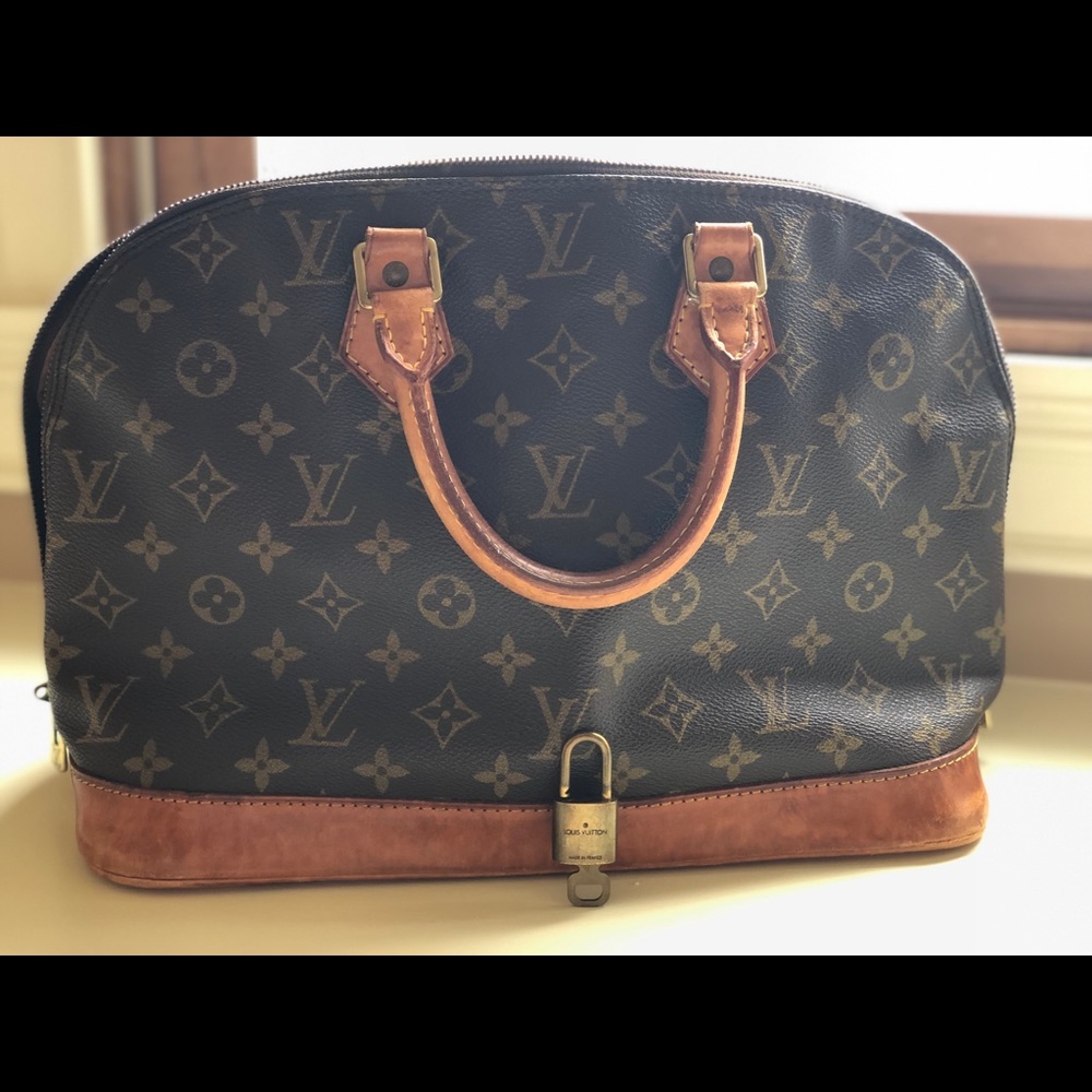 💯Authentic and vintage LV alma PM ❤️